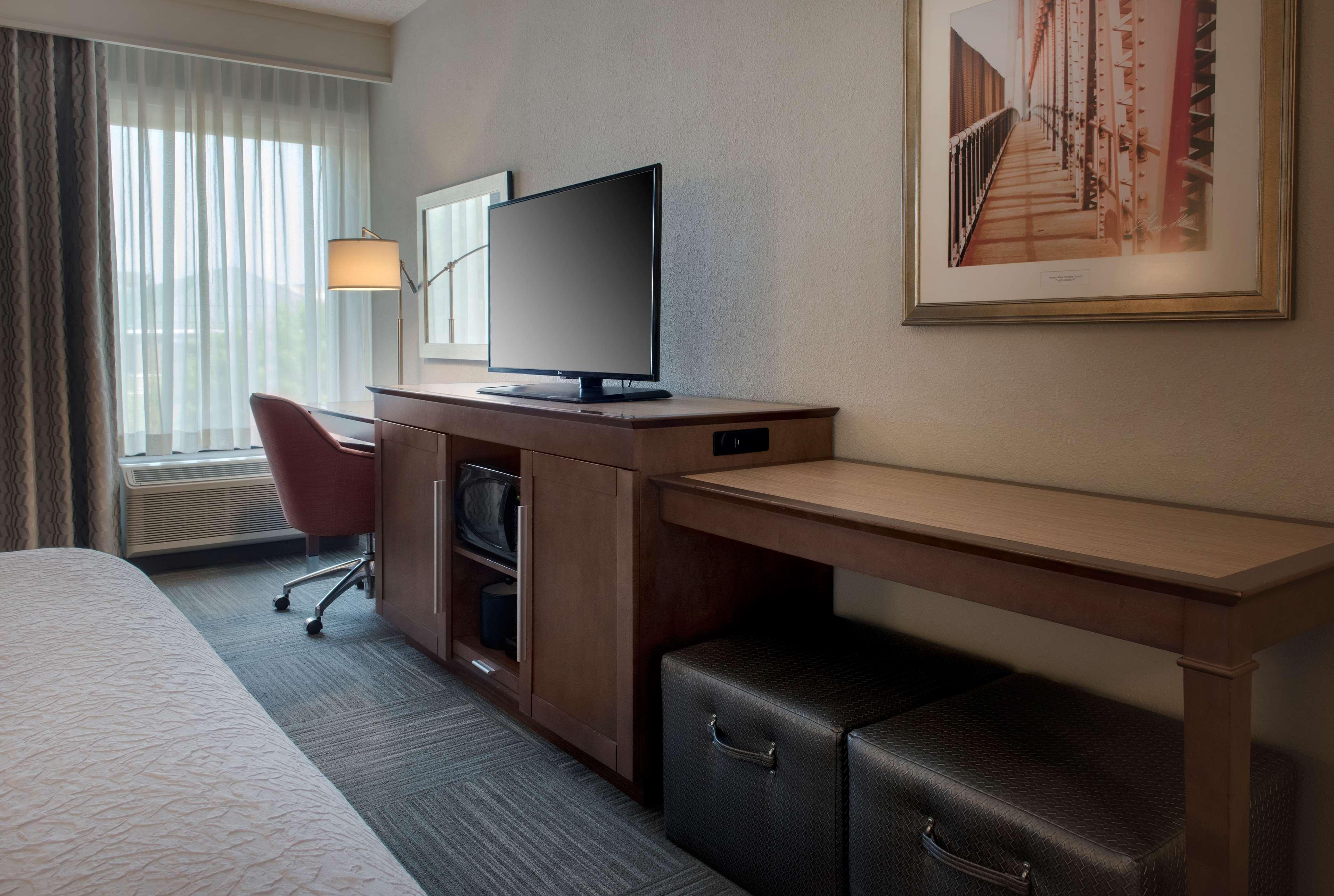 Hampton Inn Мидлтаун Экстерьер фото