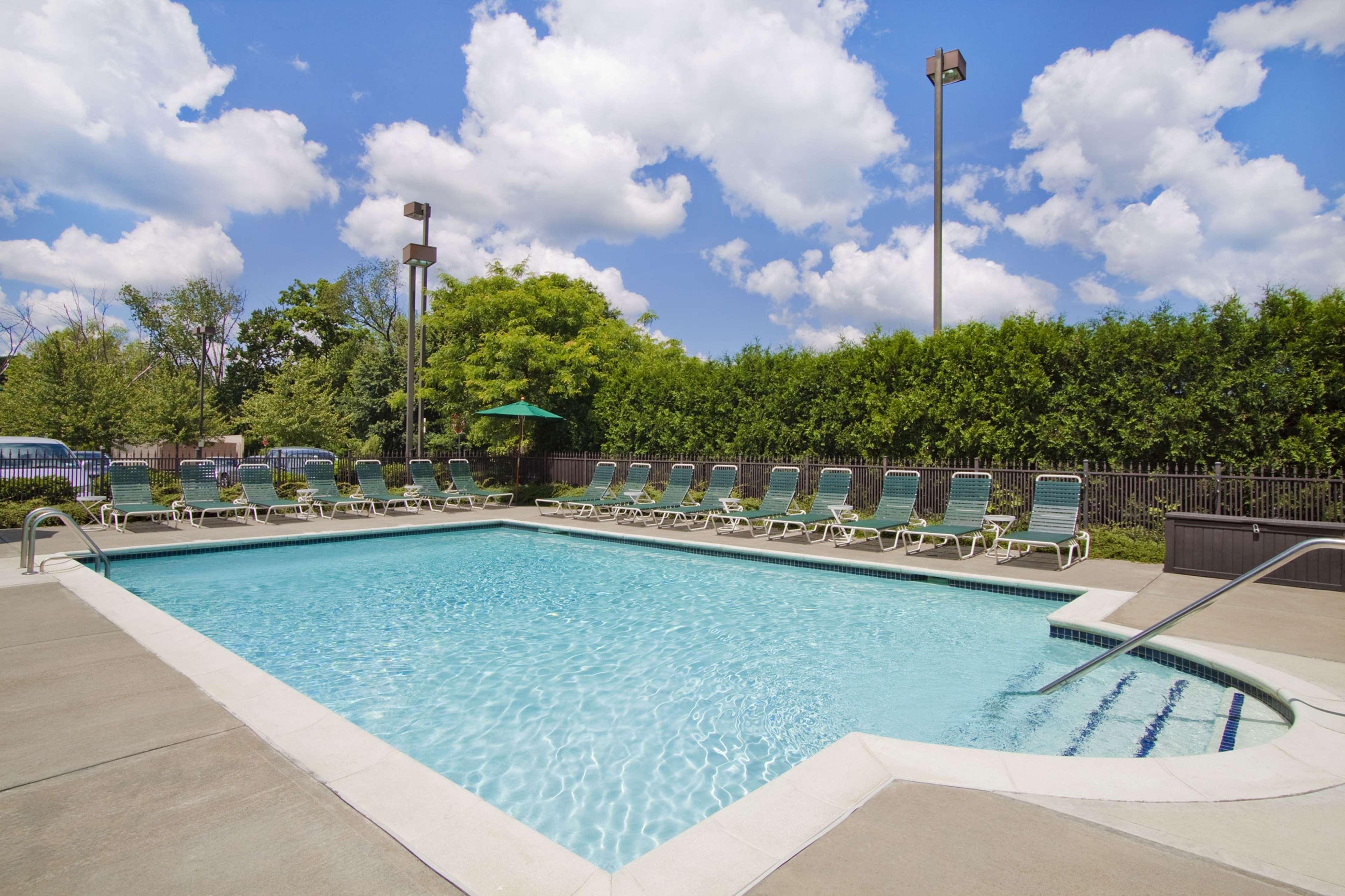 Hampton Inn Мидлтаун Экстерьер фото